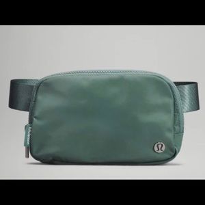 New Lululemon everywhere belt bag